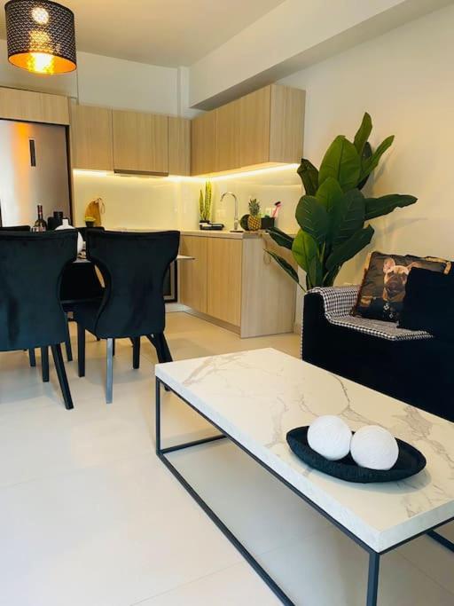 New 2Bd Aprt With Shared Rooftop Pool D3 Athens Ngoại thất bức ảnh