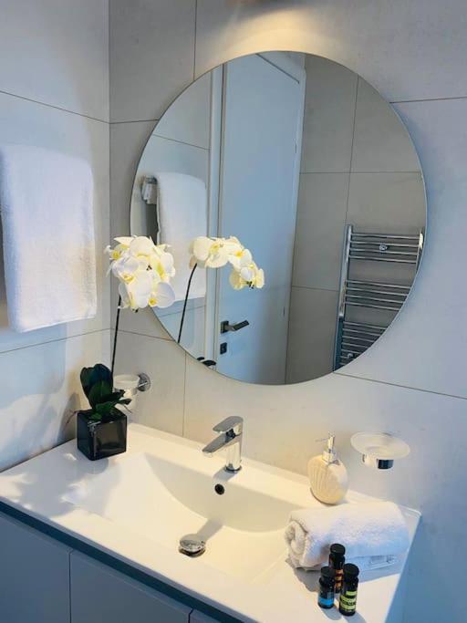 New 2Bd Aprt With Shared Rooftop Pool D3 Athens Ngoại thất bức ảnh